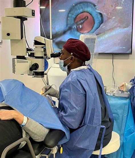 Best Private Cataract Surgeons in Huddersfield .